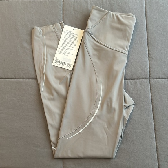NWT Lululemon Base Pace High-Rise Reflective Tight 25" in GULL GREY - Picture 2 of 8